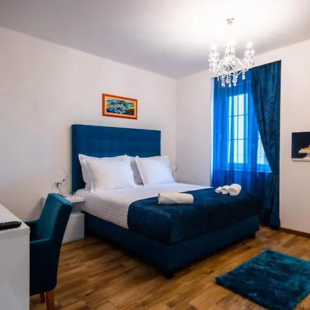 Center Luxury 2 4*