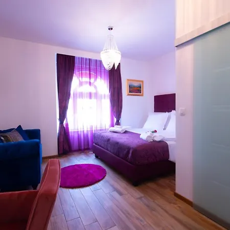 Center Luxury 2 Guest house