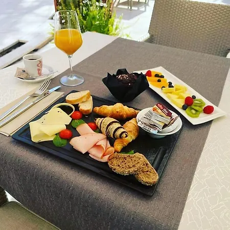 Center Luxury 2 4* Split