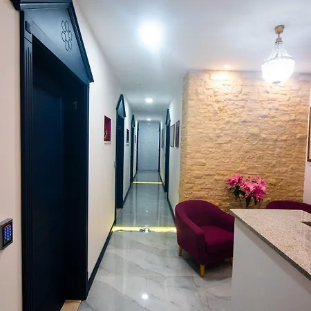 Center Luxury 2 4* Split